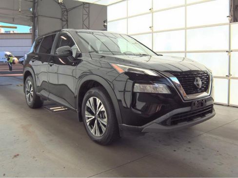 Used 2023 Nissan Rogue SV image 4