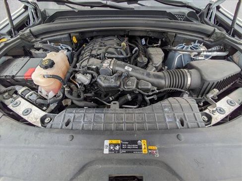 Used 2024 Jeep Grand Cherokee L Altitude RWD image 18