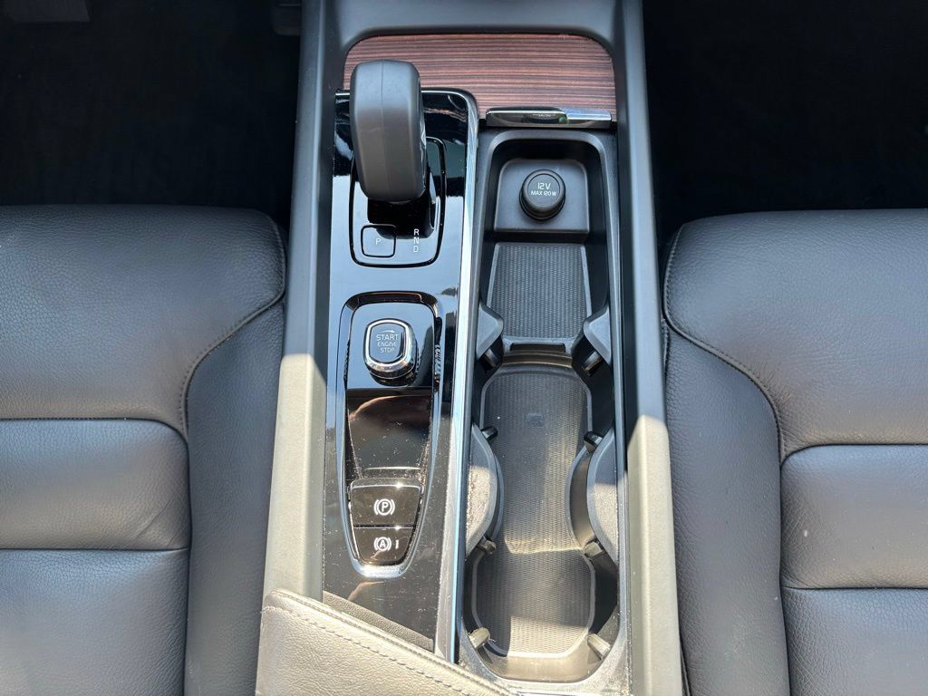 Certified 2023 Volvo XC60 B5 Plus w/ Climate Package AWD/4WD image 30
