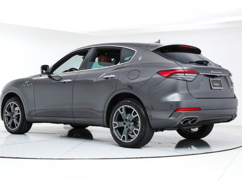Certified 2023 Maserati Levante GT image 3