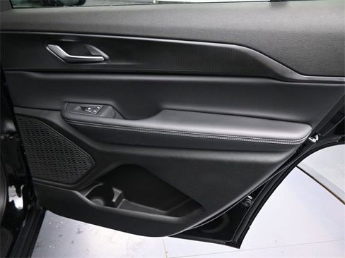 New 2025 Jeep Grand Cherokee L Altitude image 36