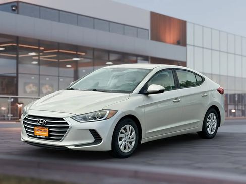 Used 2017 Hyundai Elantra SE FWD image 5