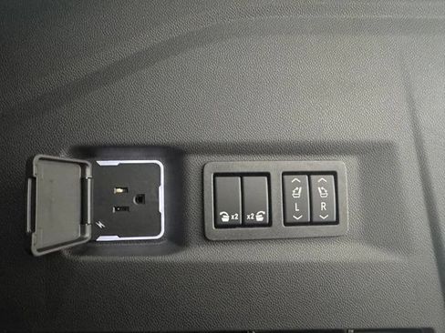 New 2026 Chevrolet Tahoe Premier w/ Sun And Tow Package AWD/4WD image 29