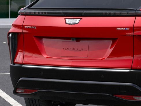 New 2025 Cadillac Lyriq Luxury image 38