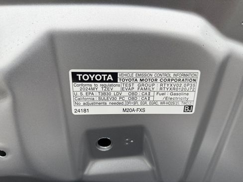 Used 2025 Toyota Prius XLE image 26
