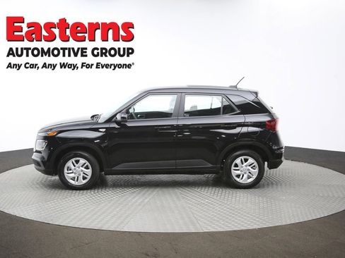 Used 2025 Hyundai Venue SE image 59