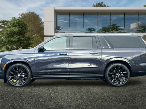 New 2026 Cadillac Escalade ESV Platinum Sport w/ LPO, ONYX Package image 7