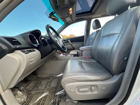 Used 2010 Toyota Highlander Limited image 31