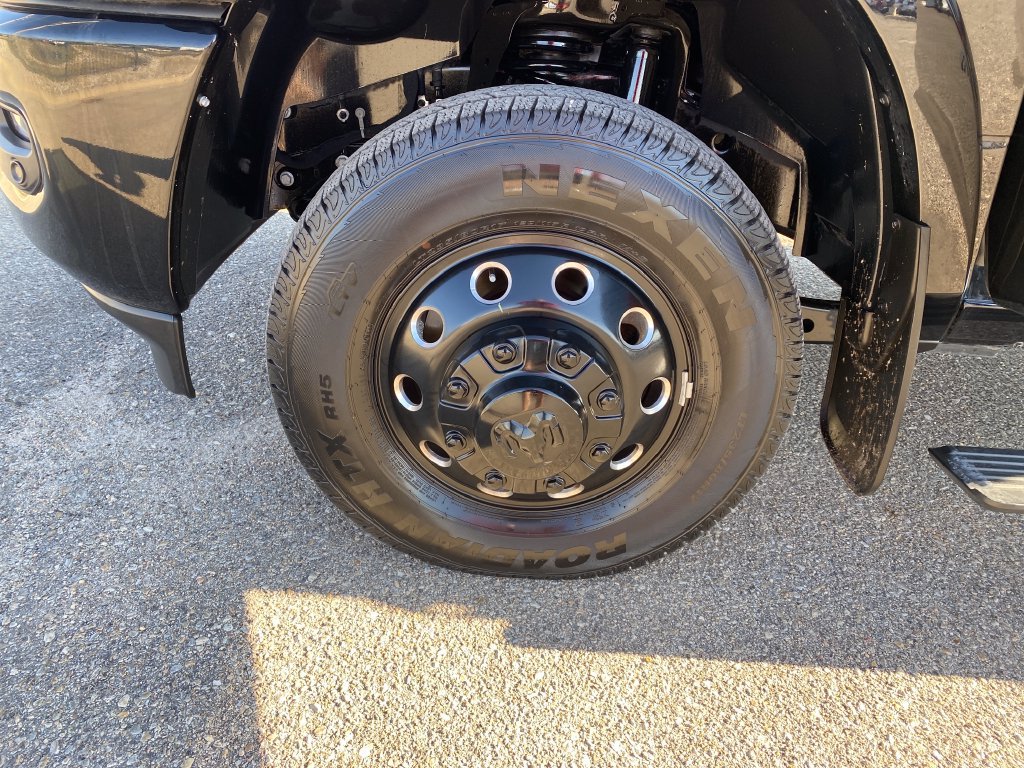 Used 2025 RAM 3500 Limited AWD/4WD image 28