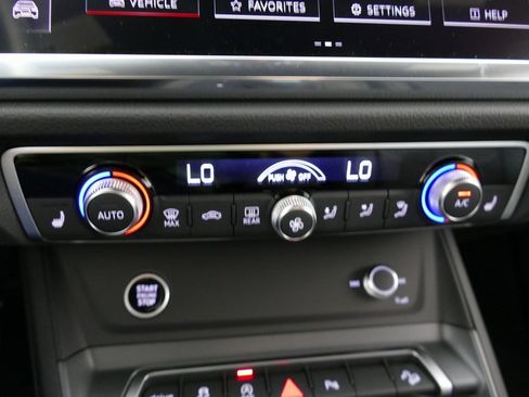 New 2025 Audi Q3 2.0T Premium image 18