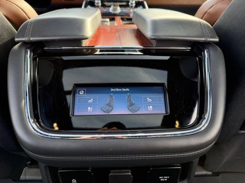 Used 2023 Lincoln Navigator L Reserve w/ Equipment Group 201A image 38