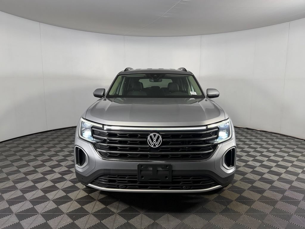 Used 2024 Volkswagen Atlas SE AWD/4WD image 4