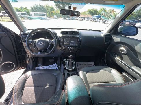 Used 2018 Kia Soul ! w/ Tech Package FWD image 12