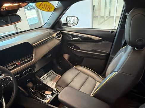 Used 2024 Chevrolet TrailBlazer ACTIV w/ Convenience Package AWD/4WD image 30