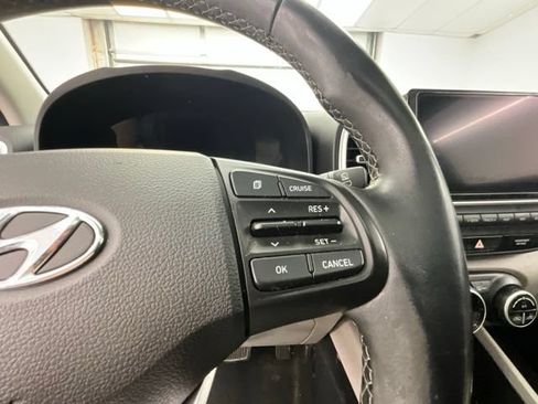 Used 2021 Hyundai Venue SEL w/ Premium Package FWD image 19