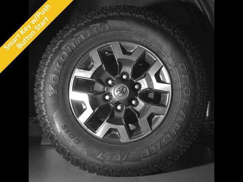 Used 2021 Toyota Tacoma TRD Off-Road AWD/4WD image 12