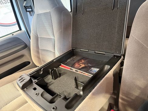 Used 2001 Ford F250 2WD Crew Cab Super Duty image 33