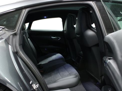 Used 2023 Audi e-tron GT Premium Plus image 14