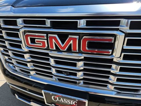 Used 2025 GMC Yukon Denali AWD/4WD image 28