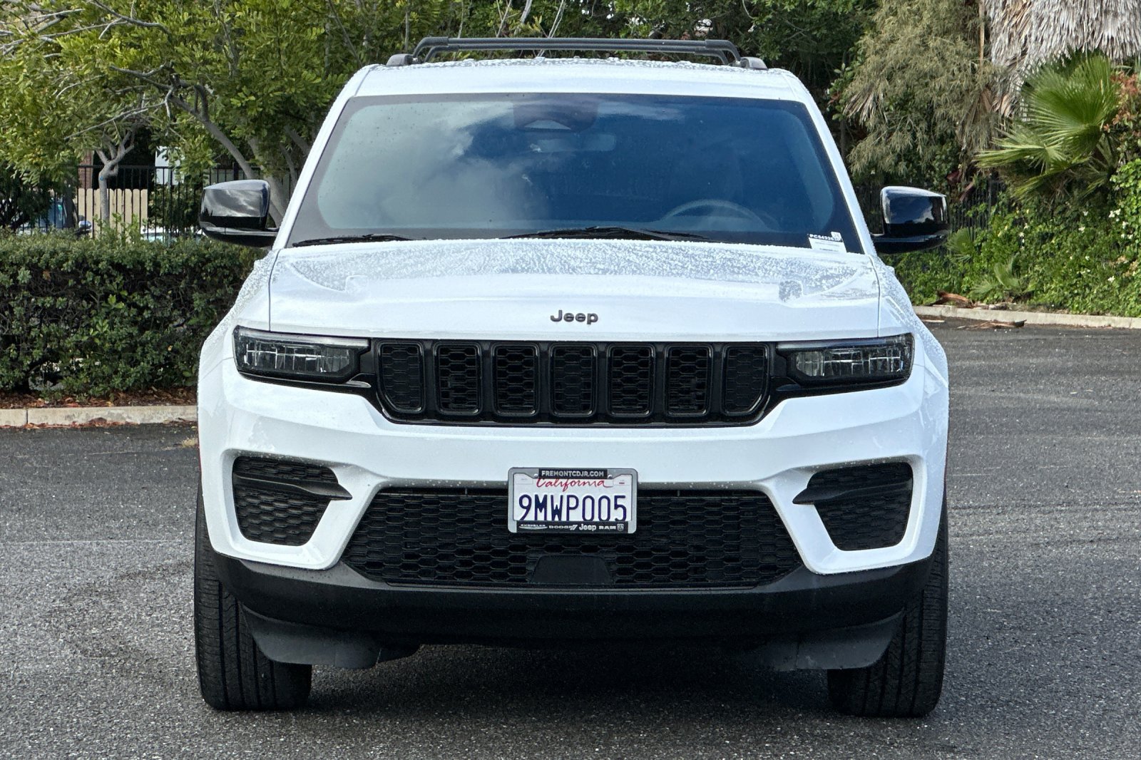 Used 2023 Jeep Grand Cherokee Altitude AWD/4WD image 8