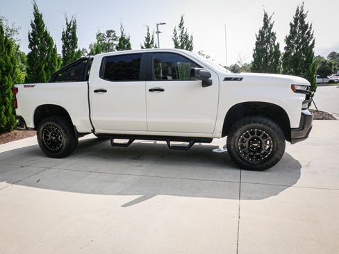 Used 2020 Chevrolet Silverado 1500 LT Trail Boss image 11