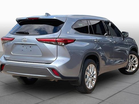 Used 2021 Toyota Highlander Limited FWD image 14