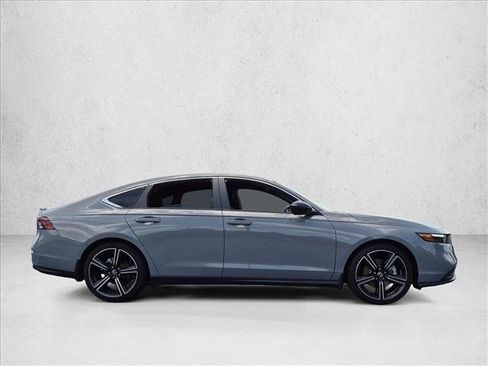 Used 2025 Honda Accord Sport image 4