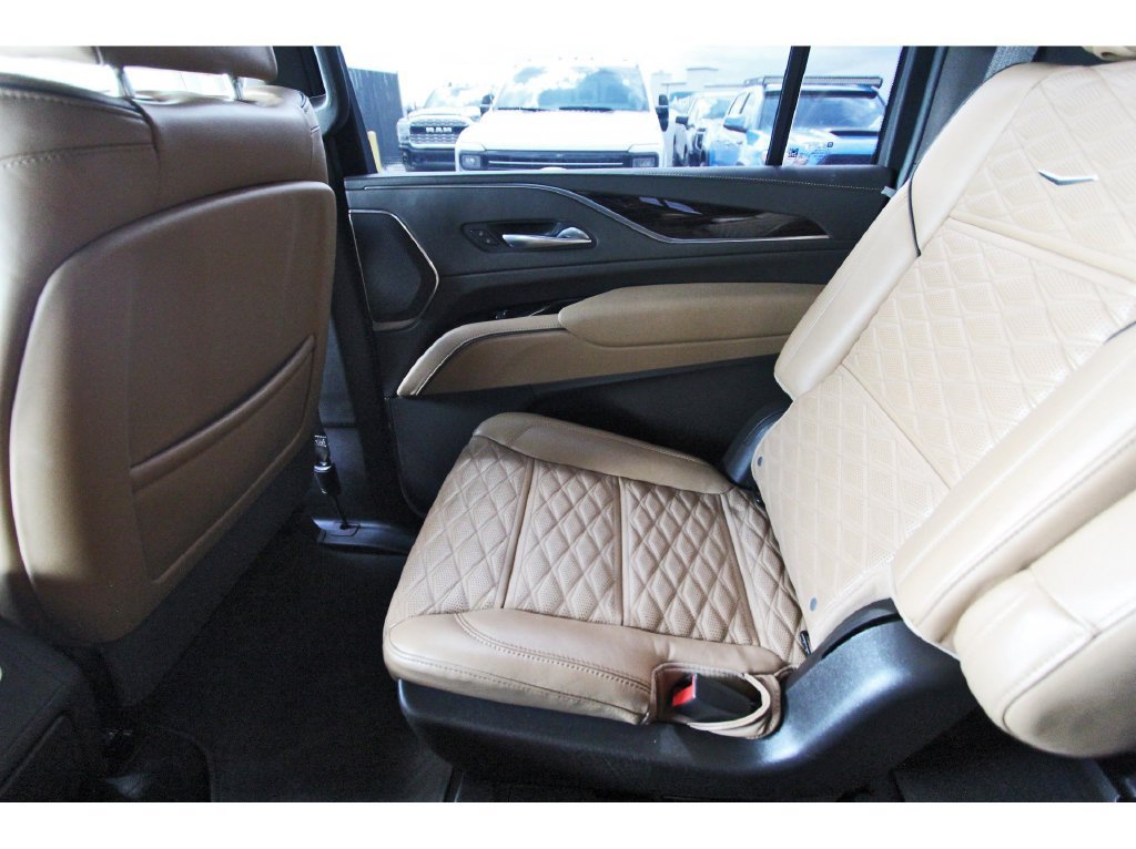 Used 2023 Cadillac Escalade ESV Premium Luxury AWD/4WD image 12