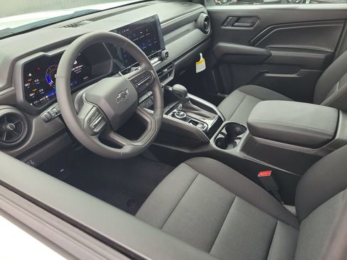 Used 2026 Chevrolet Colorado Trail Boss AWD/4WD image 3