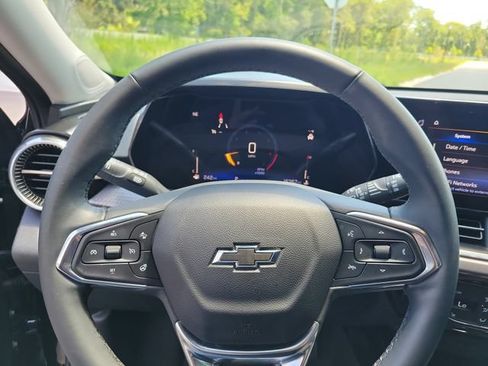 Used 2025 Chevrolet Trax ACTIV w/ Driver Confidence Package FWD image 25