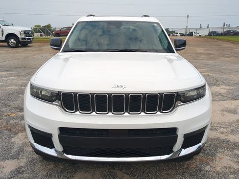 Used 2023 Jeep Grand Cherokee L Limited AWD/4WD image 7