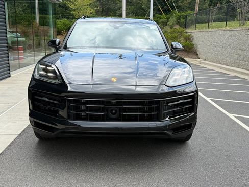 Certified 2024 Porsche Cayenne AWD/4WD image 10