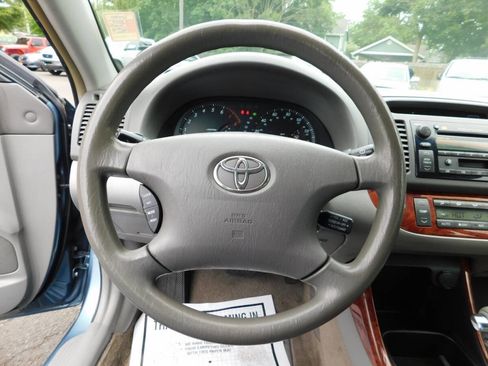 Used 2004 Toyota Camry XLE image 8