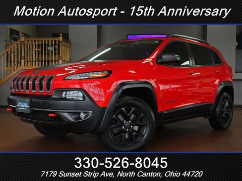 Used 2017 Jeep Cherokee Trailhawk w/ Comfort/Convenience Group image 1