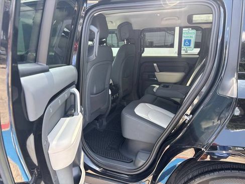 Used 2023 Land Rover Defender 110 X-Dynamic SE AWD/4WD image 26
