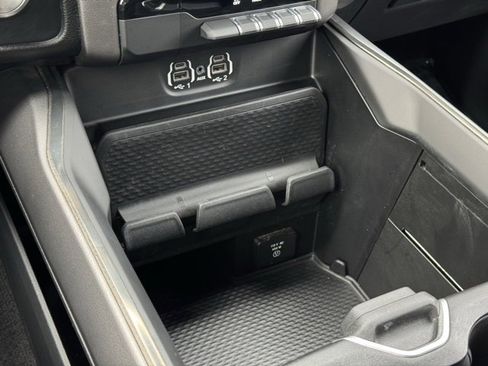 Used 2020 RAM 1500 Sport w/ Night Edition image 24