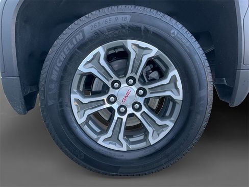 Used 2025 GMC Sierra 1500 SLT image 8