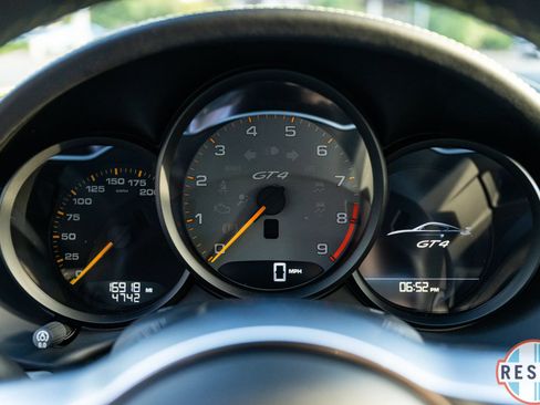 Used 2016 Porsche Cayman GT4 RWD image 9