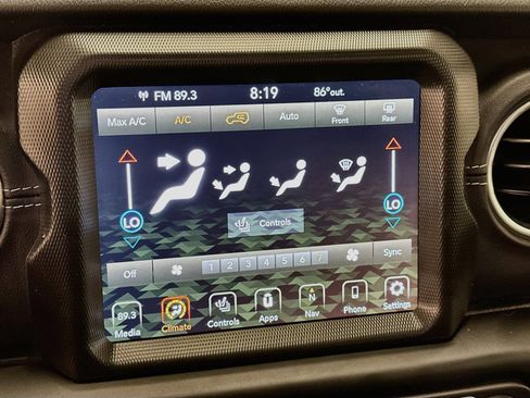 Used 2023 Jeep Wrangler Unlimited Sahara w/ Cold Weather Group AWD/4WD image 24