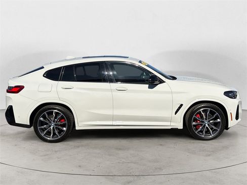 Used 2022 BMW X4 M40i w/ Premium Package image 8