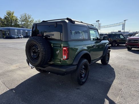 Used 2022 Ford Bronco Black Diamond image 9