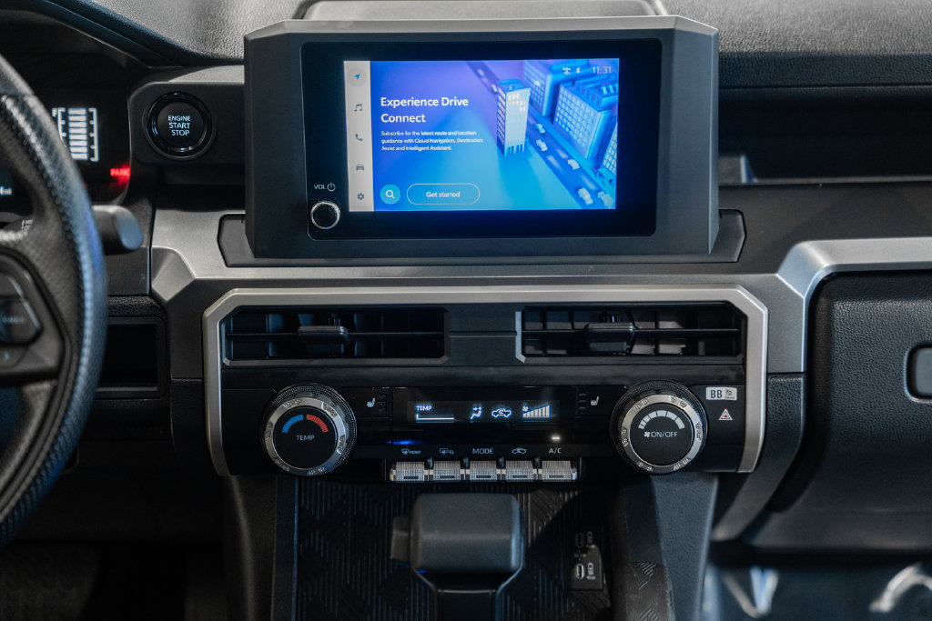 Certified 2025 Toyota Tacoma SR5 AWD/4WD image 17