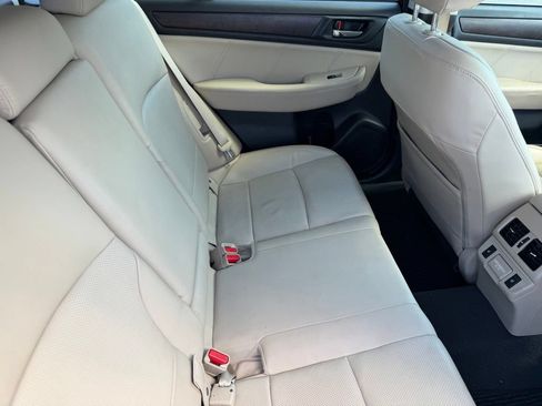 Used 2018 Subaru Outback 3.6R Limited AWD/4WD image 17