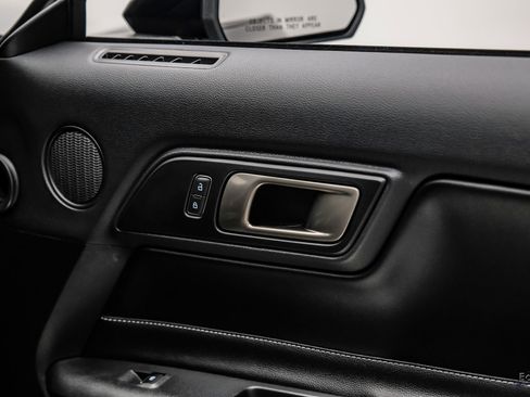 Used 2021 Ford Mustang Shelby GT500 w/ Carbon Fiber Track Pack image 90