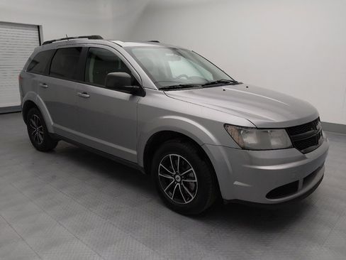 Used 2018 Dodge Journey SE w/ Popular Equipment Group image 11