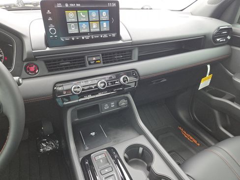 New 2025 Honda Pilot TrailSport image 31