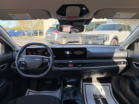 New 2026 Kia K4 FWD image 21