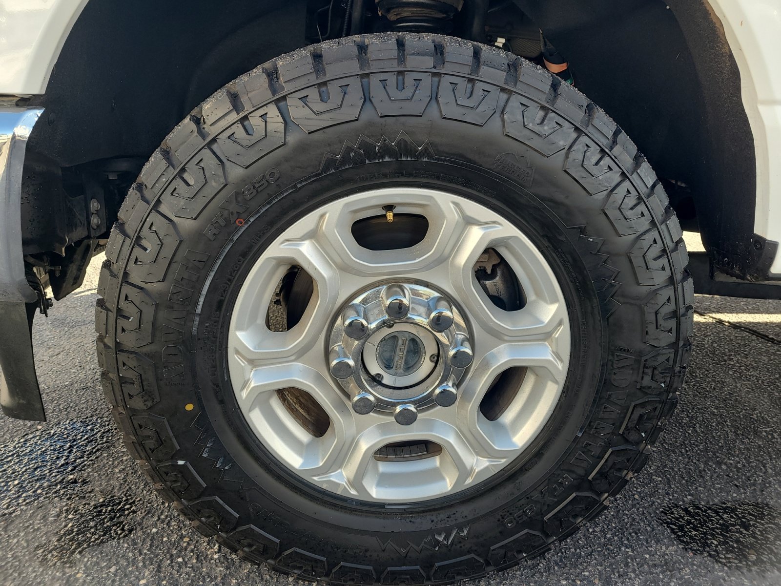 Used 2025 Ford F250 XLT AWD/4WD image 11