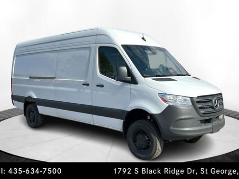 Used 2025 Mercedes-Benz Sprinter 2500 image 7