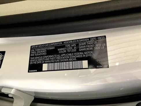 New 2026 Volvo XC60 B5 Ultra w/ Climate Package image 9